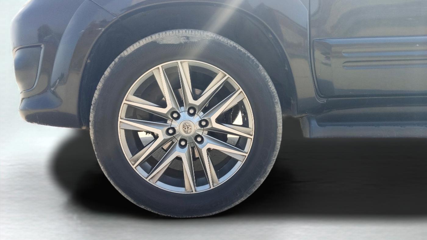 2013 Toyota Fortuner 3.0 4X2 MT, Diesel, Manual, 1,28,360 km, Left Front Wheel