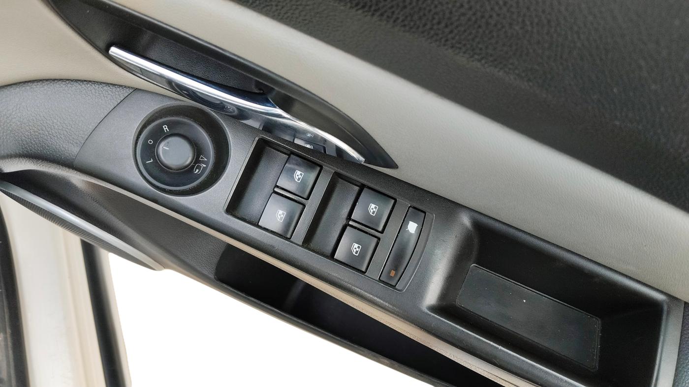 2016 Chevrolet Cruze LTZ AT, Diesel, Automatic, 87,300 km, Driver Side Door Panel Controls
