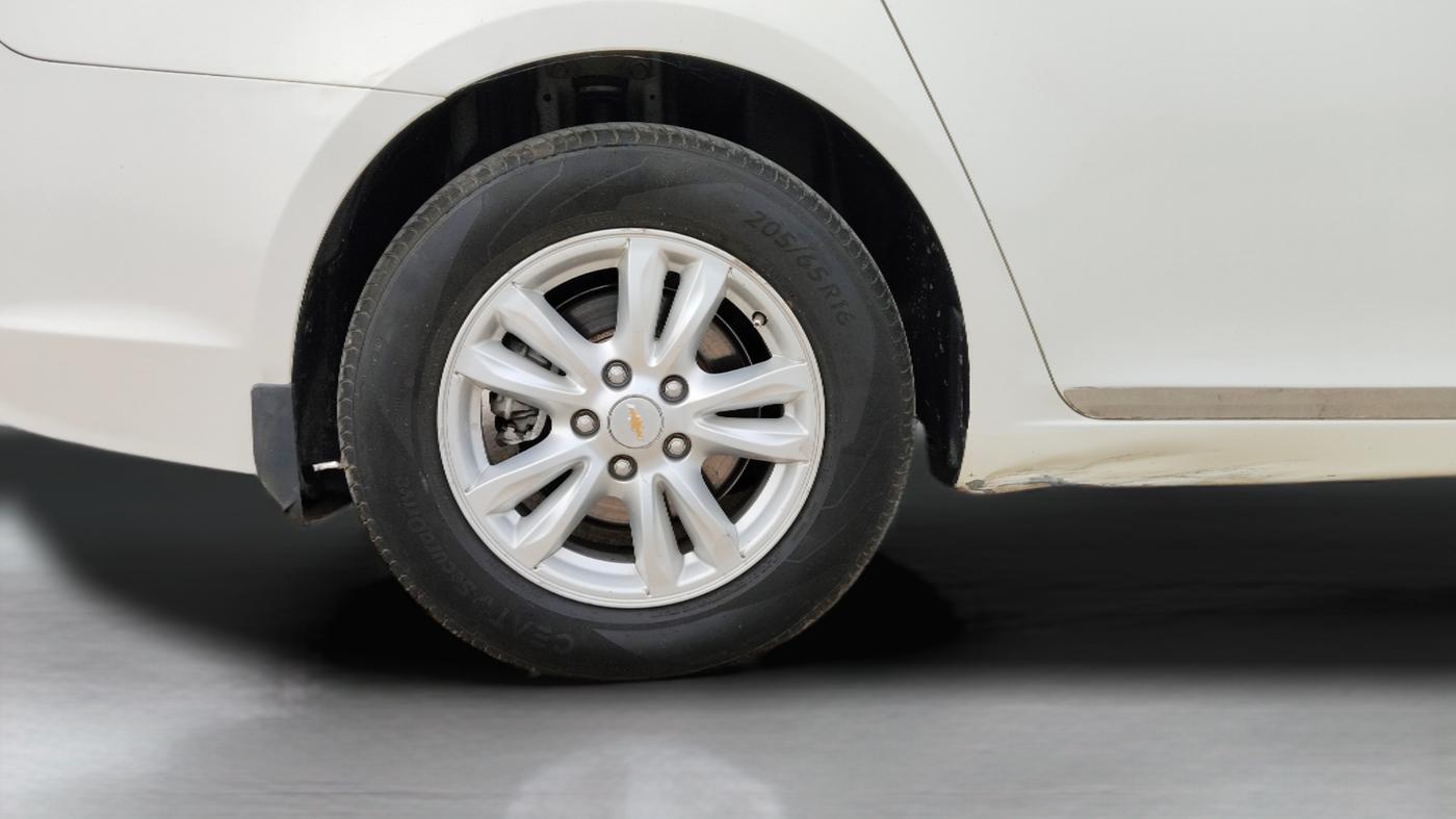 2016 Chevrolet Cruze LTZ AT, Diesel, Automatic, 87,300 km, Right Rear Wheel