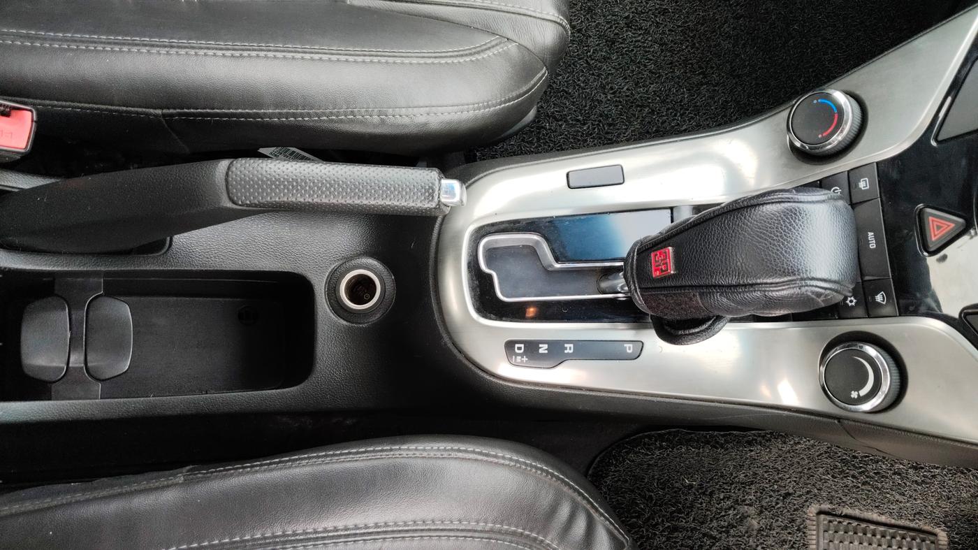 2016 Chevrolet Cruze LTZ AT, Diesel, Automatic, 87,300 km, Gear Lever