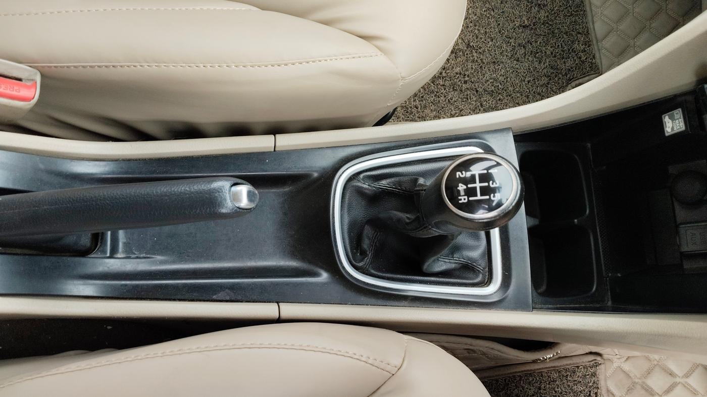 2018 Maruti Ciaz ALPHA DIESEL 1.3, Diesel, Manual, 78,295 km, Gear Lever