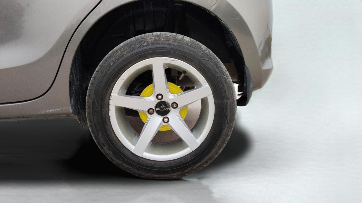 2020 Maruti Swift VXI, Petrol, Manual, 51,275 km, Left Rear Wheel