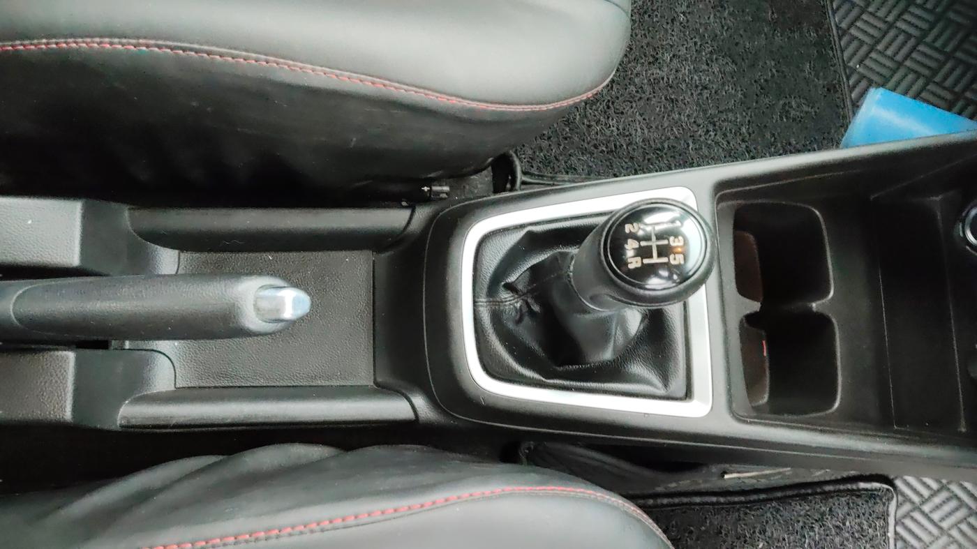 2020 Maruti Swift VXI, Petrol, Manual, 51,275 km, Gear Lever