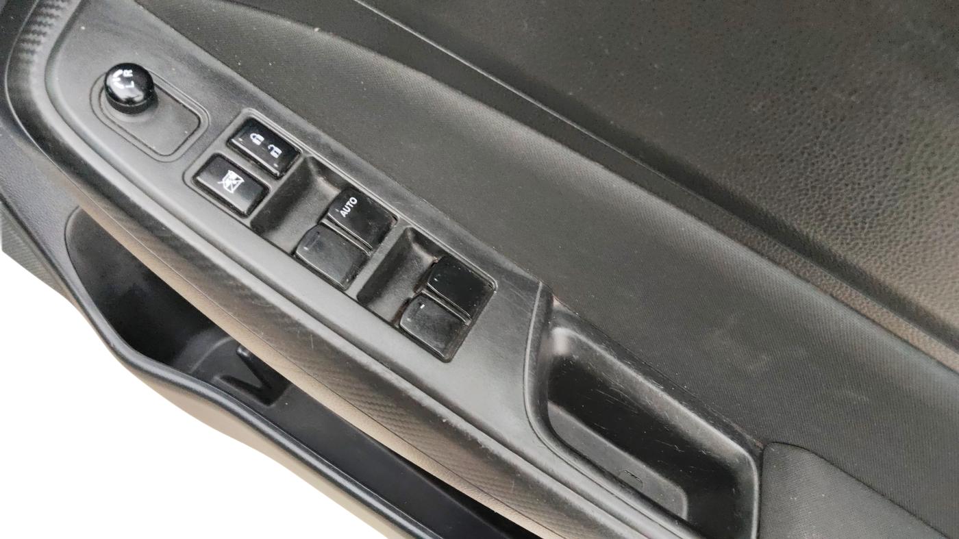 2020 Maruti Swift VXI, Petrol, Manual, 51,275 km, Driver Side Door Panel Controls