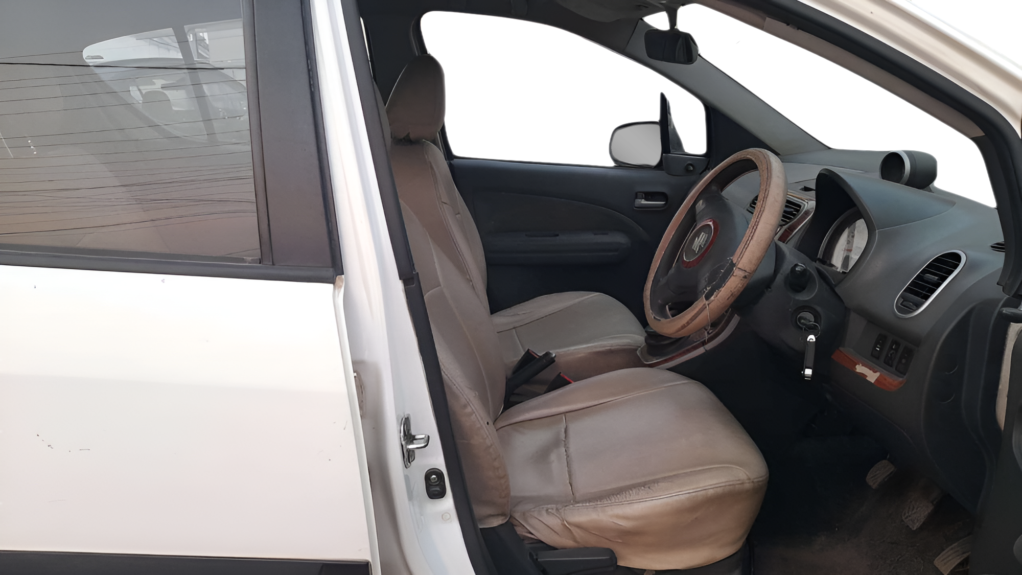 2012 Maruti Ritz VXI, Petrol, Manual, 1,30,216 km, Right Side Front Door Cabin