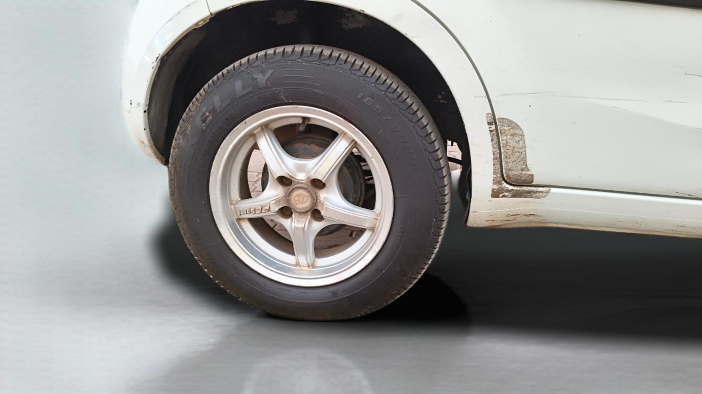2012 Maruti Ritz VXI, Petrol, Manual, 1,30,216 km, Right Rear Wheel