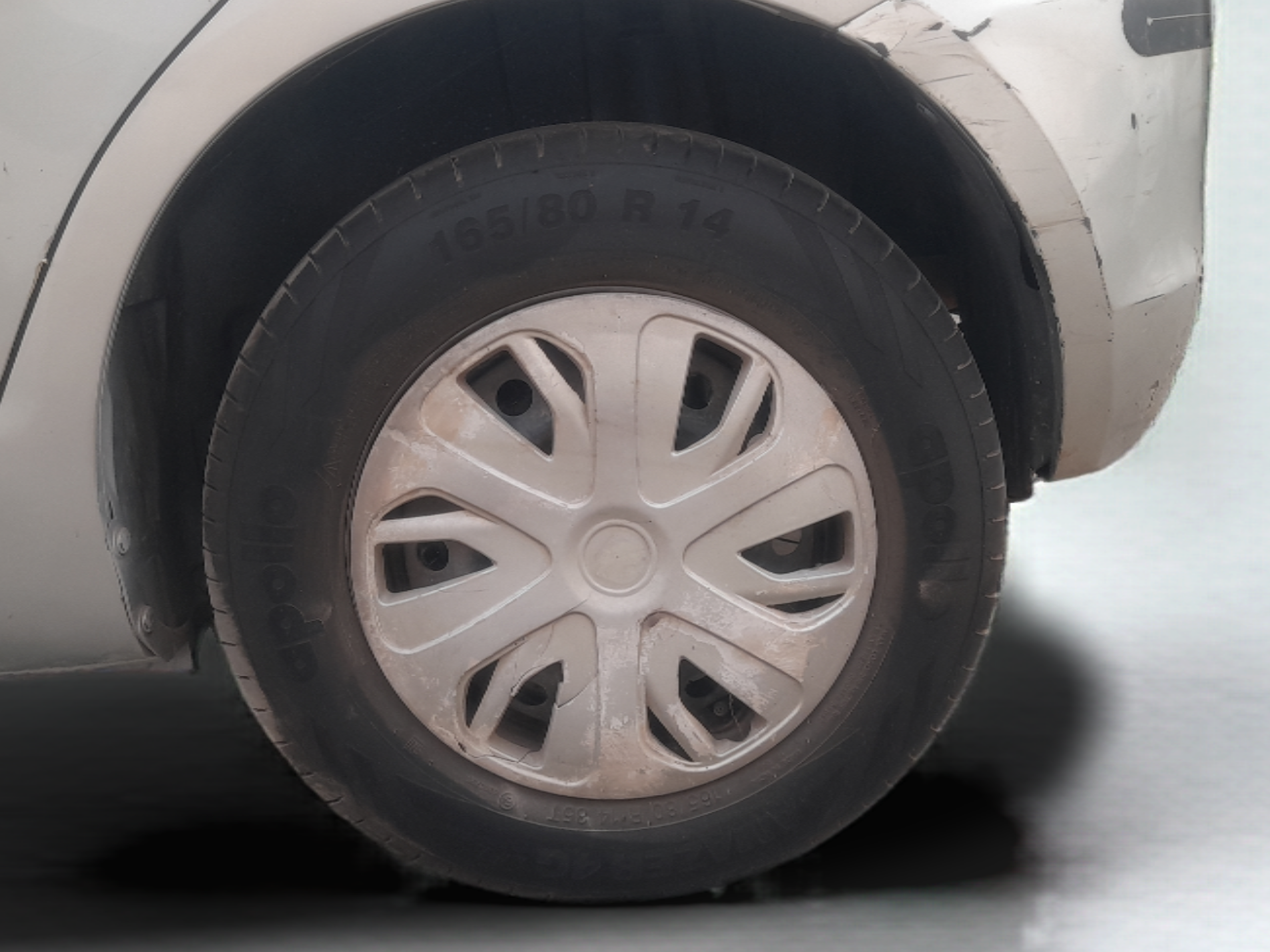 2013 Maruti Swift VDI, Diesel, Manual, 97,800 km, Left Rear Wheel