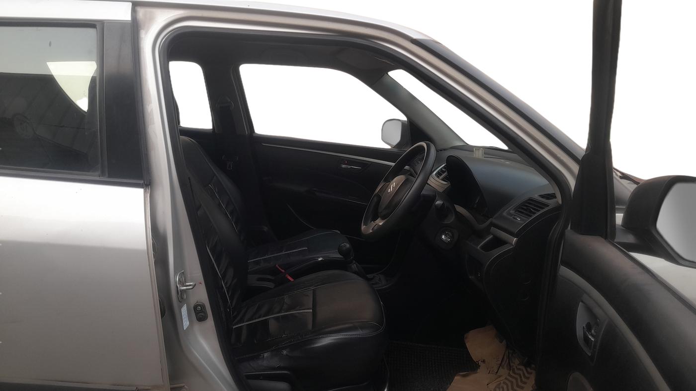 2013 Maruti Swift VDI, Diesel, Manual, 97,800 km, Right Side Front Door Cabin