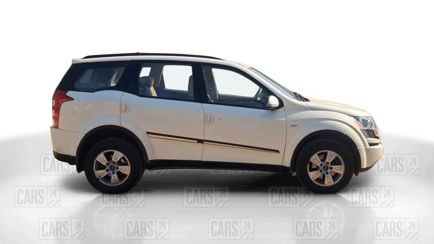 2013 Mahindra XUV500 W8, Diesel, Manual, 1,01,954 km, Right Side View
