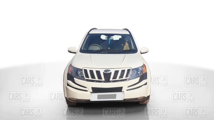 2013 Mahindra XUV500 W8, Diesel, Manual, 1,01,954 km, Front
