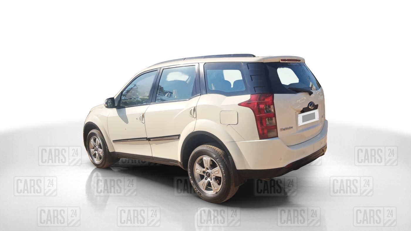 2013 Mahindra XUV500 W8, Diesel, Manual, 1,01,954 km, Left Back Diagonal