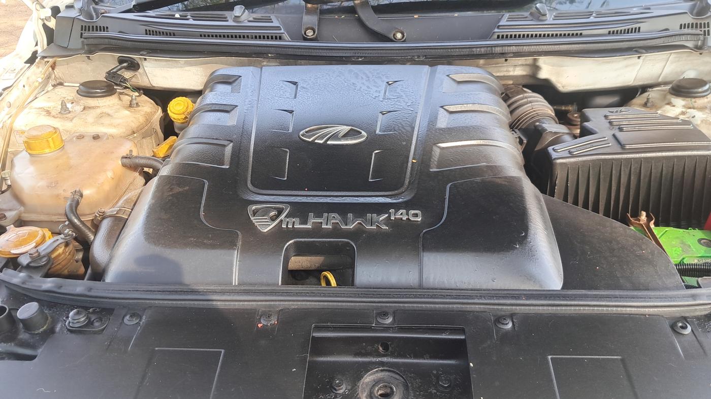 2013 Mahindra XUV500 W8, Diesel, Manual, 1,01,954 km, Gear Lever