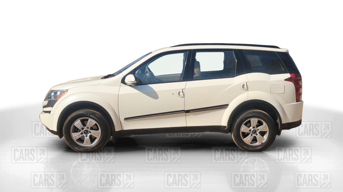 2013 Mahindra XUV500 W8, Diesel, Manual, 1,01,954 km, Left Side