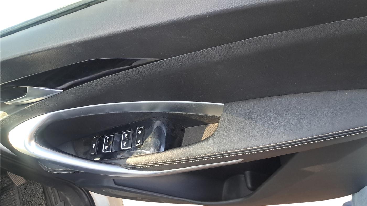 2020 MG HECTOR SHARP 2.0 DIESEL, Diesel, Manual, 84,800 km, Driver Side Door Panel Controls