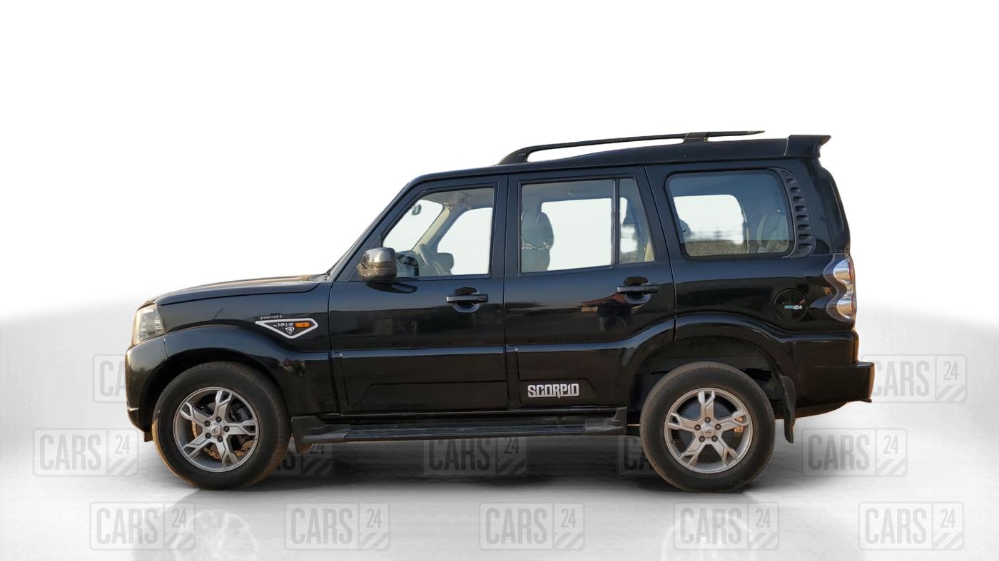 2014 Mahindra Scorpio S10, Diesel, Manual, 41,300 km, Left Side