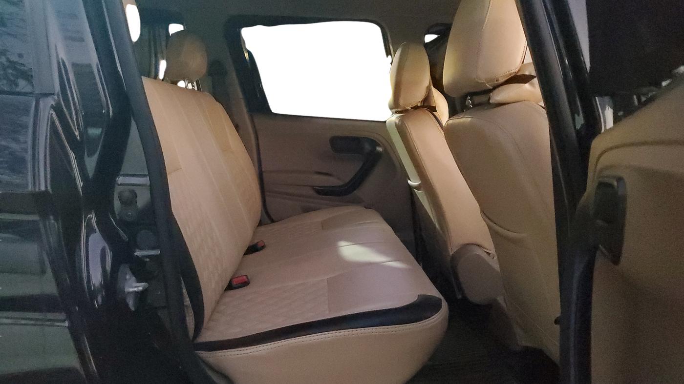 2022 Mahindra BOLERO NEO N 8, Diesel, Manual, 21,884 km, Right Side Rear Door Cabin
