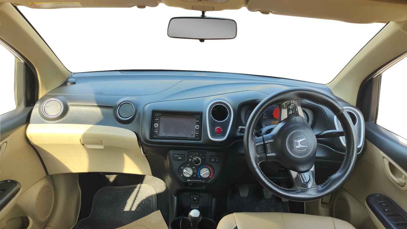 2014 Honda Mobilio 1.5L I-DTEC V, Diesel, Manual, 1,10,229 km, Dashboard