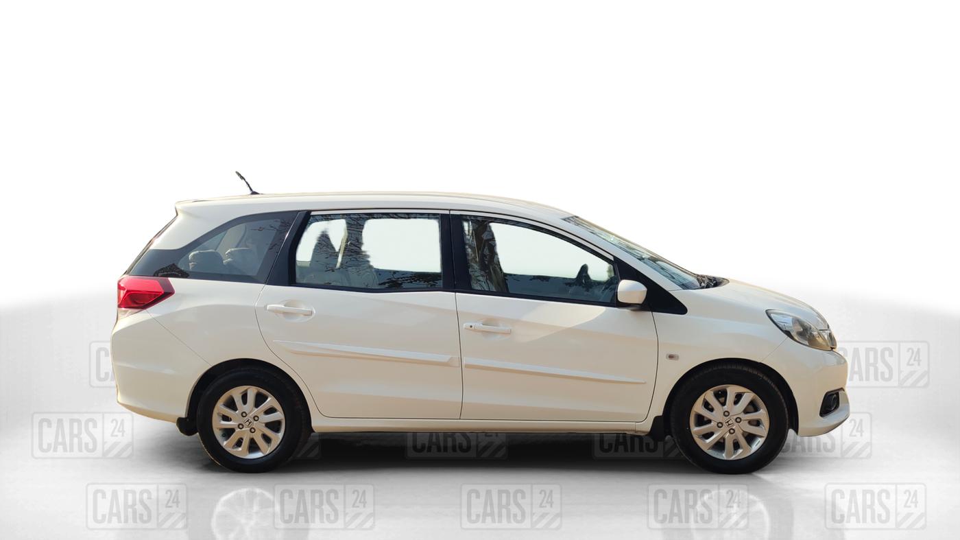 2014 Honda Mobilio 1.5L I-DTEC V, Diesel, Manual, 1,10,229 km, Right Side View
