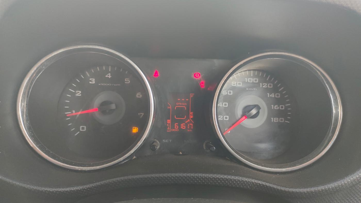 2016 Mahindra TUV300 T8, Diesel, Manual, 61,617 km, Odometer Image