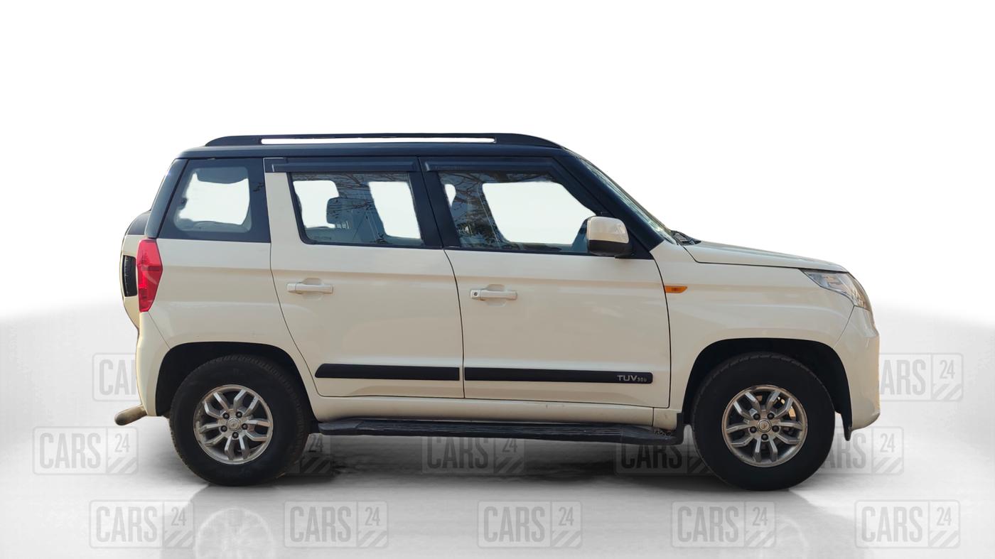 2016 Mahindra TUV300 T8, Diesel, Manual, 61,617 km, Right Side View