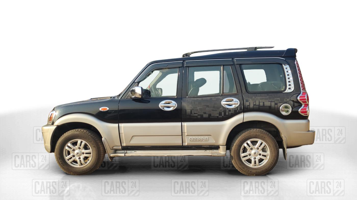 2013 Mahindra Scorpio VLX 2WD AIRBAG, Diesel, Manual, 1,35,000 km, Left Side