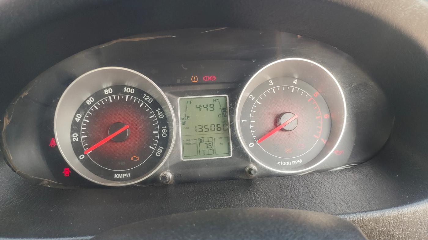 2013 Mahindra Scorpio VLX 2WD AIRBAG, Diesel, Manual, 1,35,000 km, Odometer Image