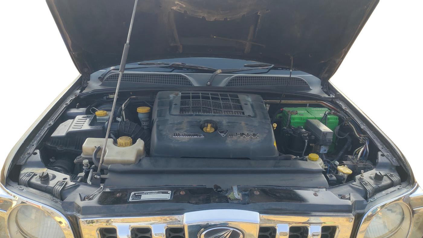 2013 Mahindra Scorpio VLX 2WD AIRBAG, Diesel, Manual, 1,35,000 km, Open Bonnet