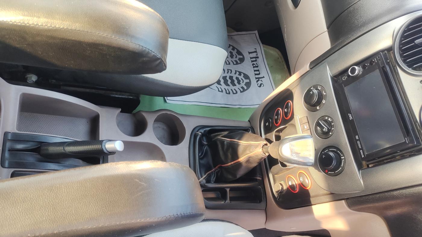 2013 Mahindra Scorpio VLX 2WD AIRBAG, Diesel, Manual, 1,35,000 km, Gear Lever