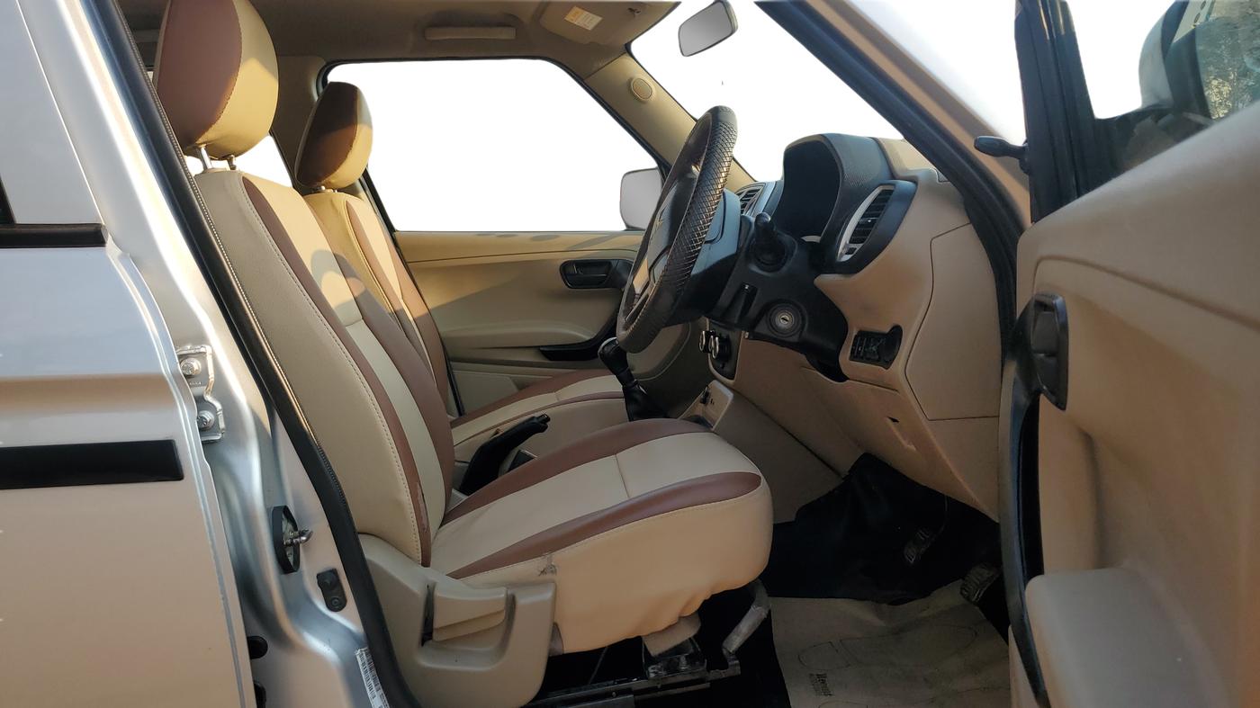 2023 Mahindra BOLERO NEO N 8, Diesel, Manual, 74,319 km, Right Side Front Door Cabin
