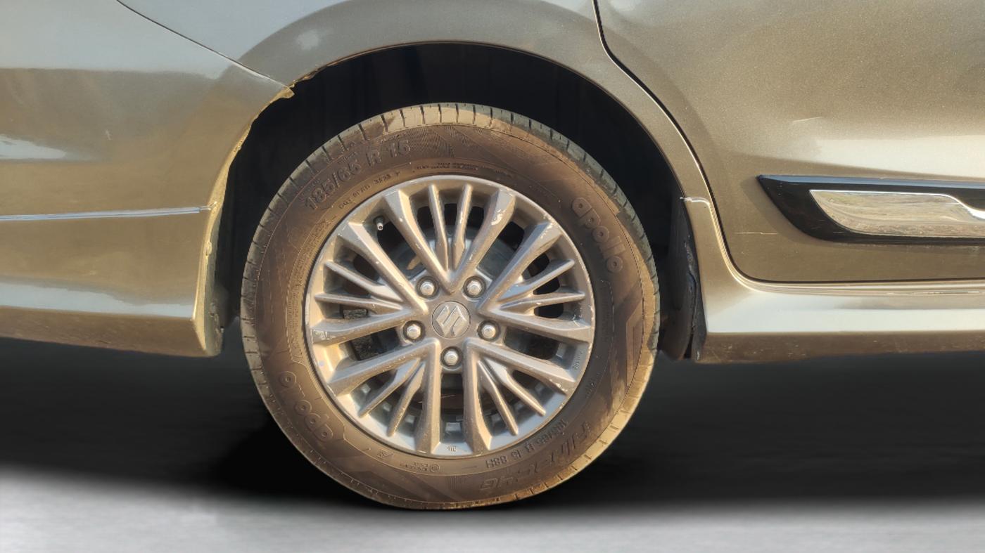 2019 Maruti Ertiga ZDI+ 1.5, Diesel, Manual, 1,00,797 km, Right Rear Wheel