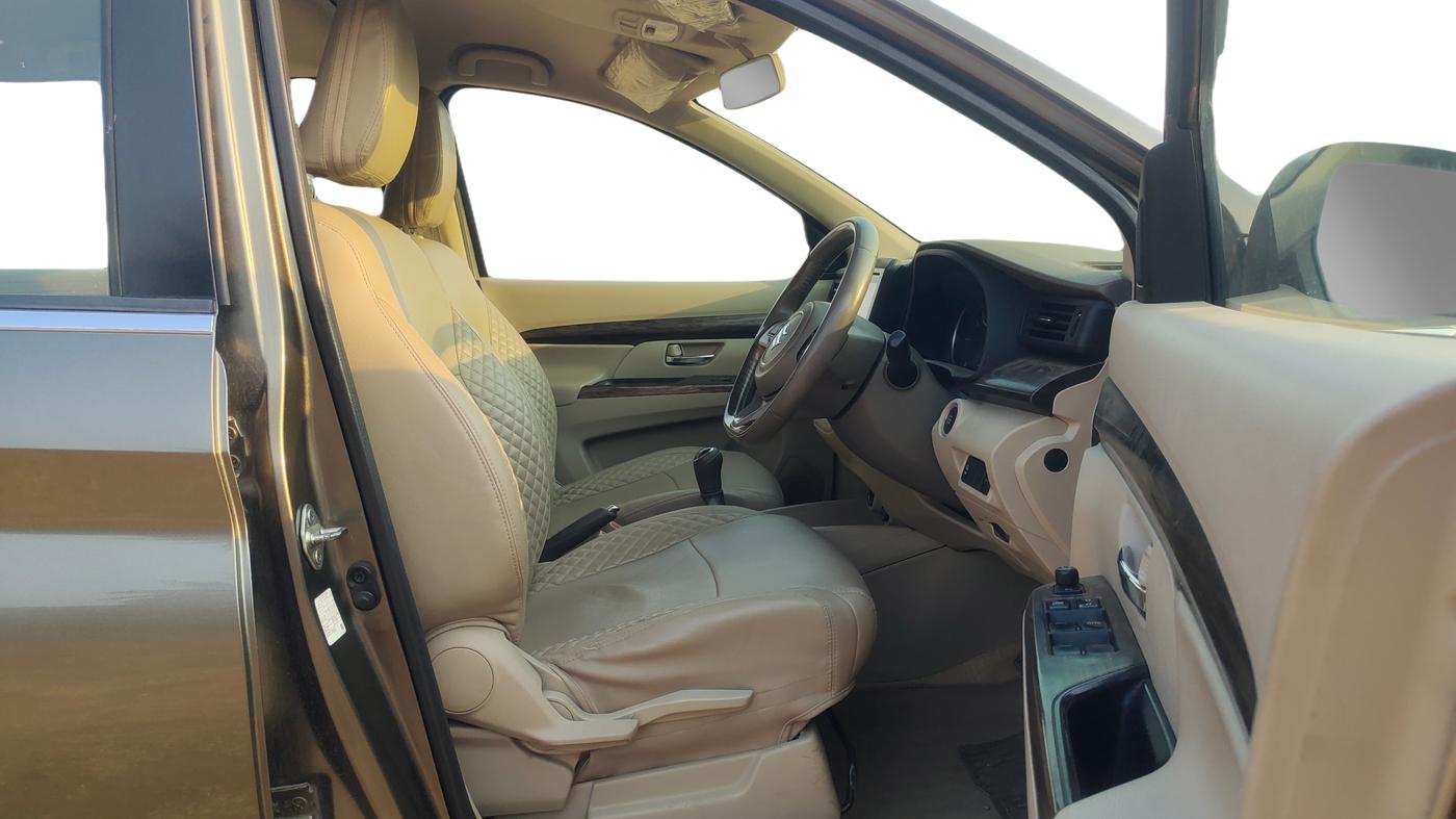 2019 Maruti Ertiga ZDI+ 1.5, Diesel, Manual, 1,00,797 km, Right Side Front Door Cabin