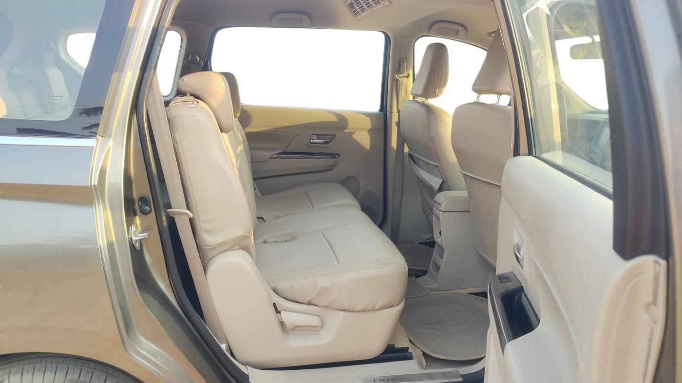 2019 Maruti Ertiga ZDI+ 1.5, Diesel, Manual, 1,00,797 km, Right Side Rear Door Cabin