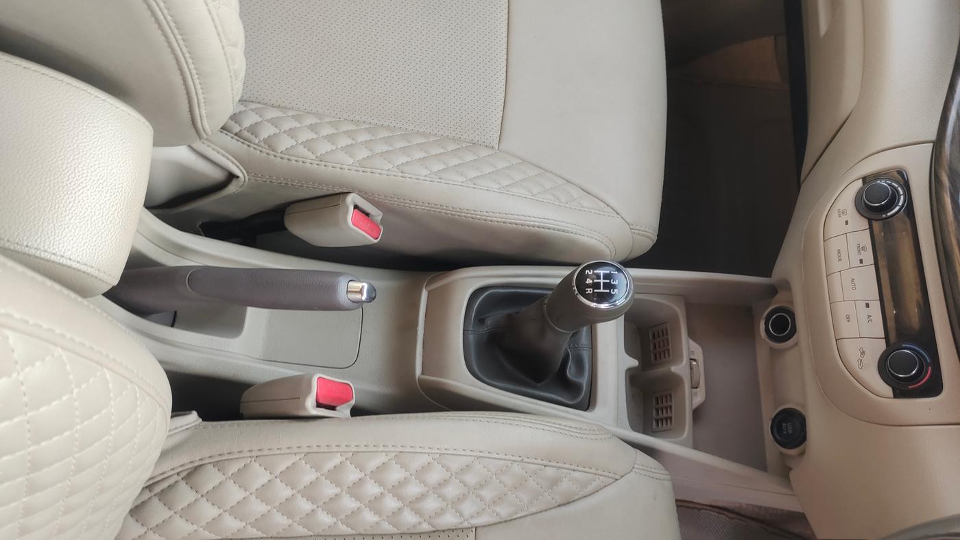 2019 Maruti Ertiga ZDI+ 1.5, Diesel, Manual, 1,00,797 km, Gear Lever