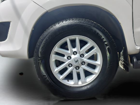 2014 Toyota Fortuner 3.0 4X2 AT, Diesel, Automatic, 1,96,844 km, Left Front Wheel