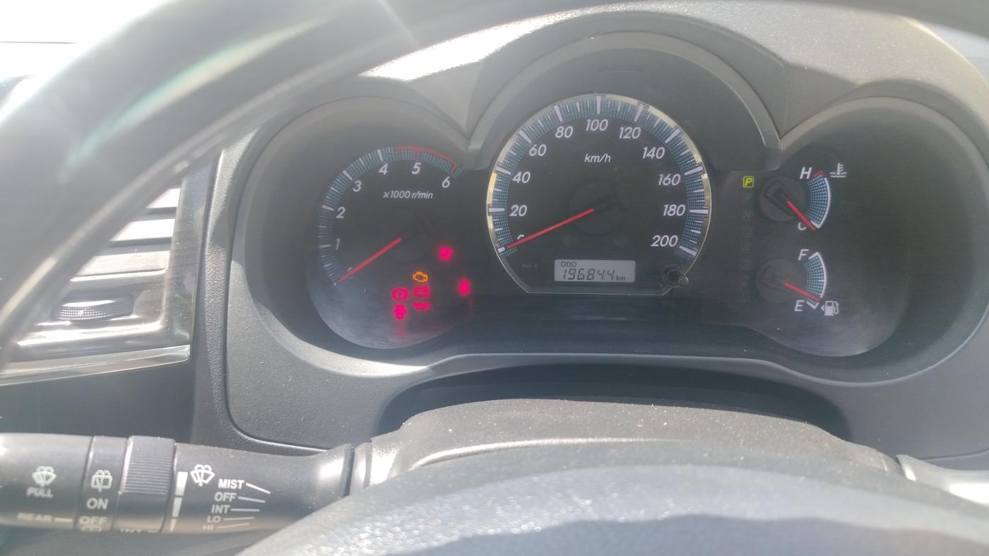 2014 Toyota Fortuner 3.0 4X2 AT, Diesel, Automatic, 1,96,844 km, Odometer Image