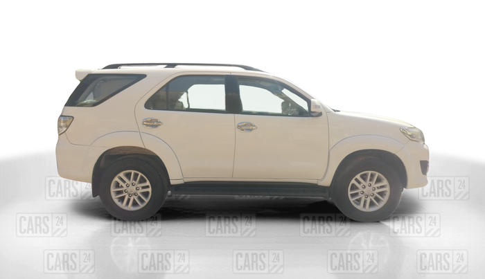 2014 Toyota Fortuner 3.0 4X2 AT, Diesel, Automatic, 1,96,844 km, Right Side View