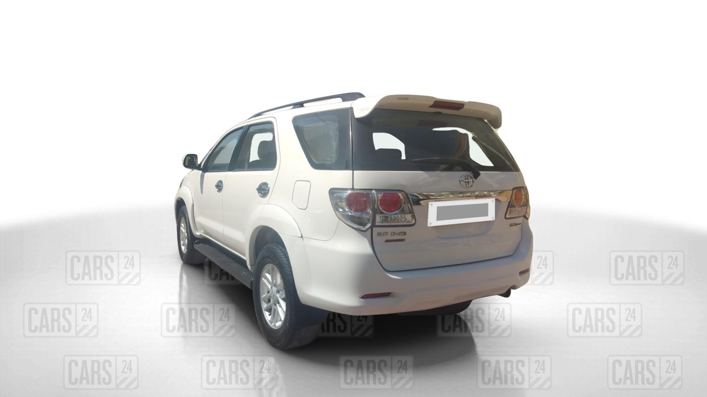 2014 Toyota Fortuner 3.0 4X2 AT, Diesel, Automatic, 1,96,844 km, Left Back Diagonal