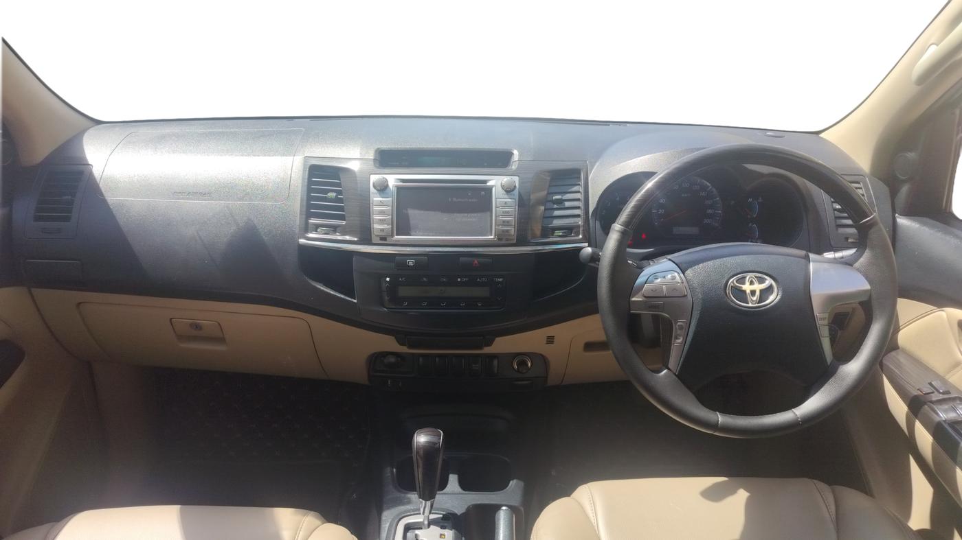 2014 Toyota Fortuner 3.0 4X2 AT, Diesel, Automatic, 1,96,844 km, Dashboard