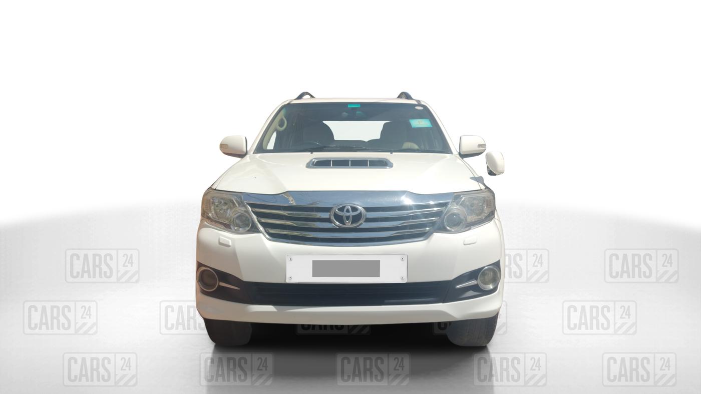2014 Toyota Fortuner 3.0 4X2 AT, Diesel, Automatic, 1,96,844 km, Front