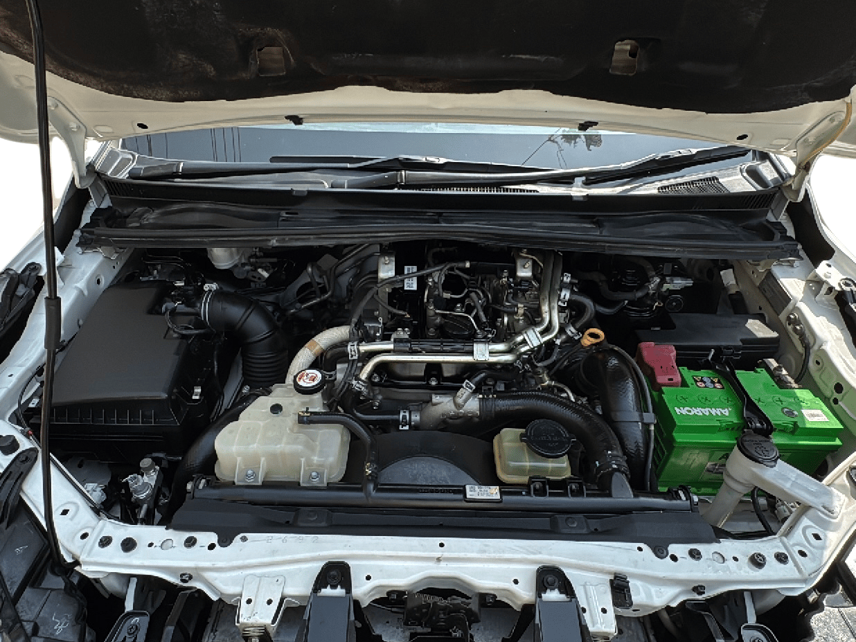 2018 Toyota Innova Crysta 2.4 VX 8 STR, Diesel, Manual, 51,759 km, Open Bonnet