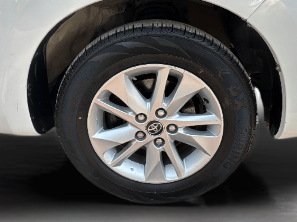 2018 Toyota Innova Crysta 2.4 VX 8 STR, Diesel, Manual, 51,759 km, Right Rear Wheel