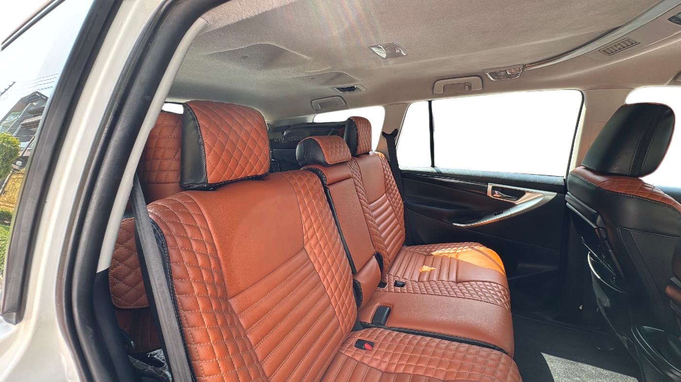 2018 Toyota Innova Crysta 2.4 VX 8 STR, Diesel, Manual, 51,759 km, Right Side Rear Door Cabin