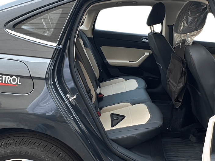 2023 Volkswagen VIRTUS TOPLINE TSI 1.0 MT, Petrol, Manual, 6,251 km, Right Side Rear Door Cabin