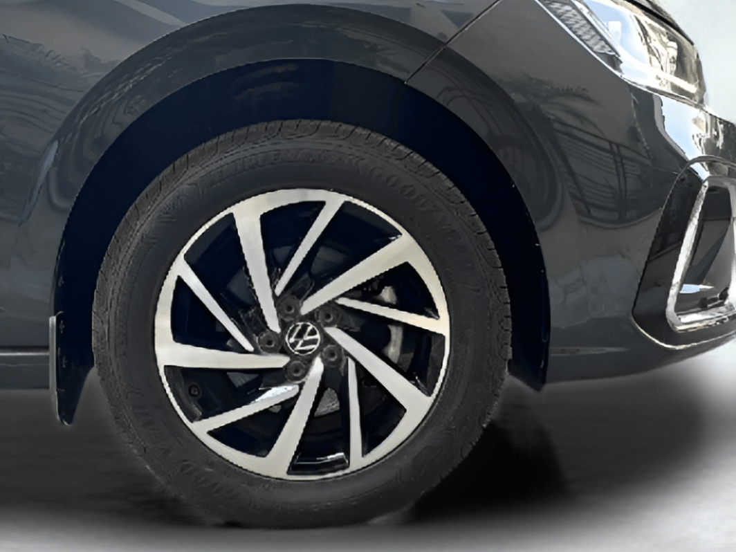 2023 Volkswagen VIRTUS TOPLINE TSI 1.0 MT, Petrol, Manual, 6,251 km, Right Front Wheel