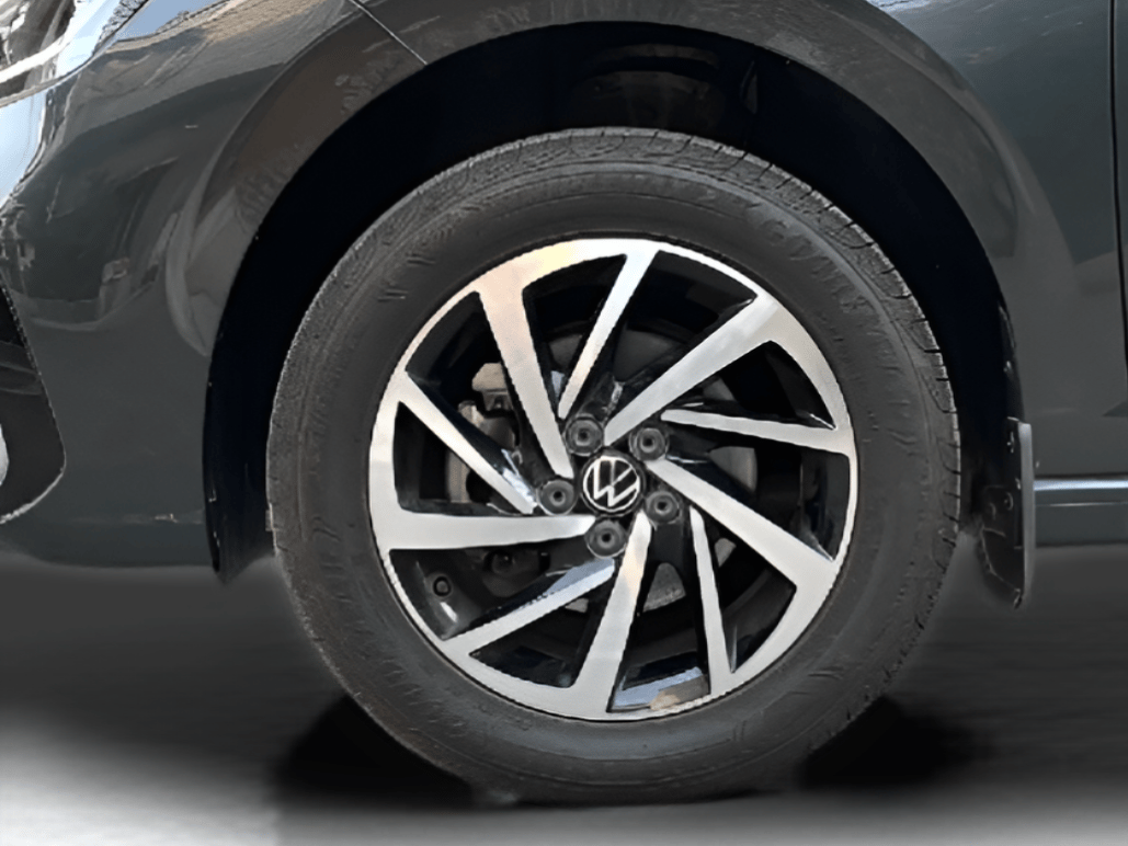 2023 Volkswagen VIRTUS TOPLINE TSI 1.0 MT, Petrol, Manual, 6,251 km, Left Front Wheel