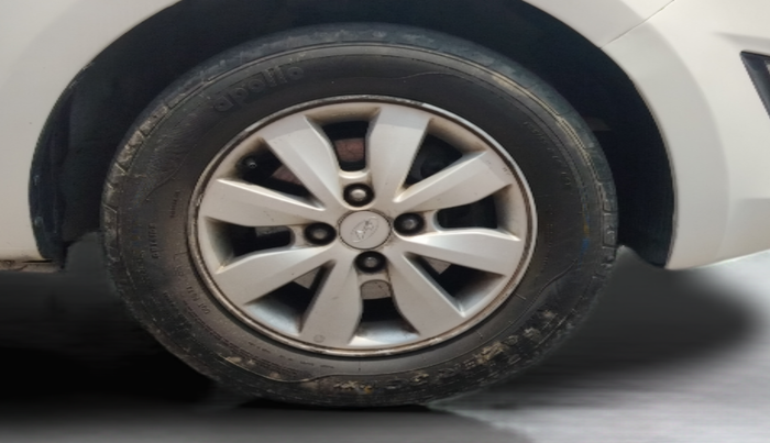 2012 Hyundai i20 SPORTZ 1.2, Petrol, Manual, 42,437 km, Right Front Wheel