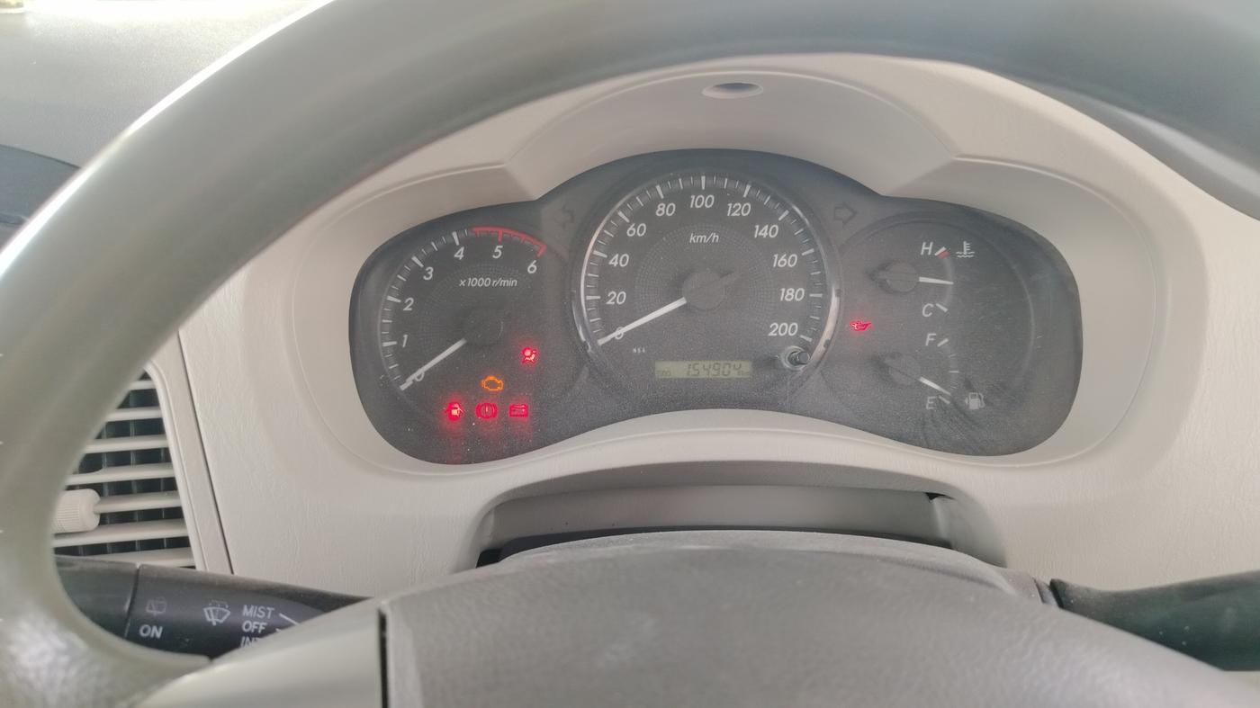 2014 Toyota Innova 2.5 GX 8 STR, Diesel, Manual, 1,54,904 km, Odometer Image