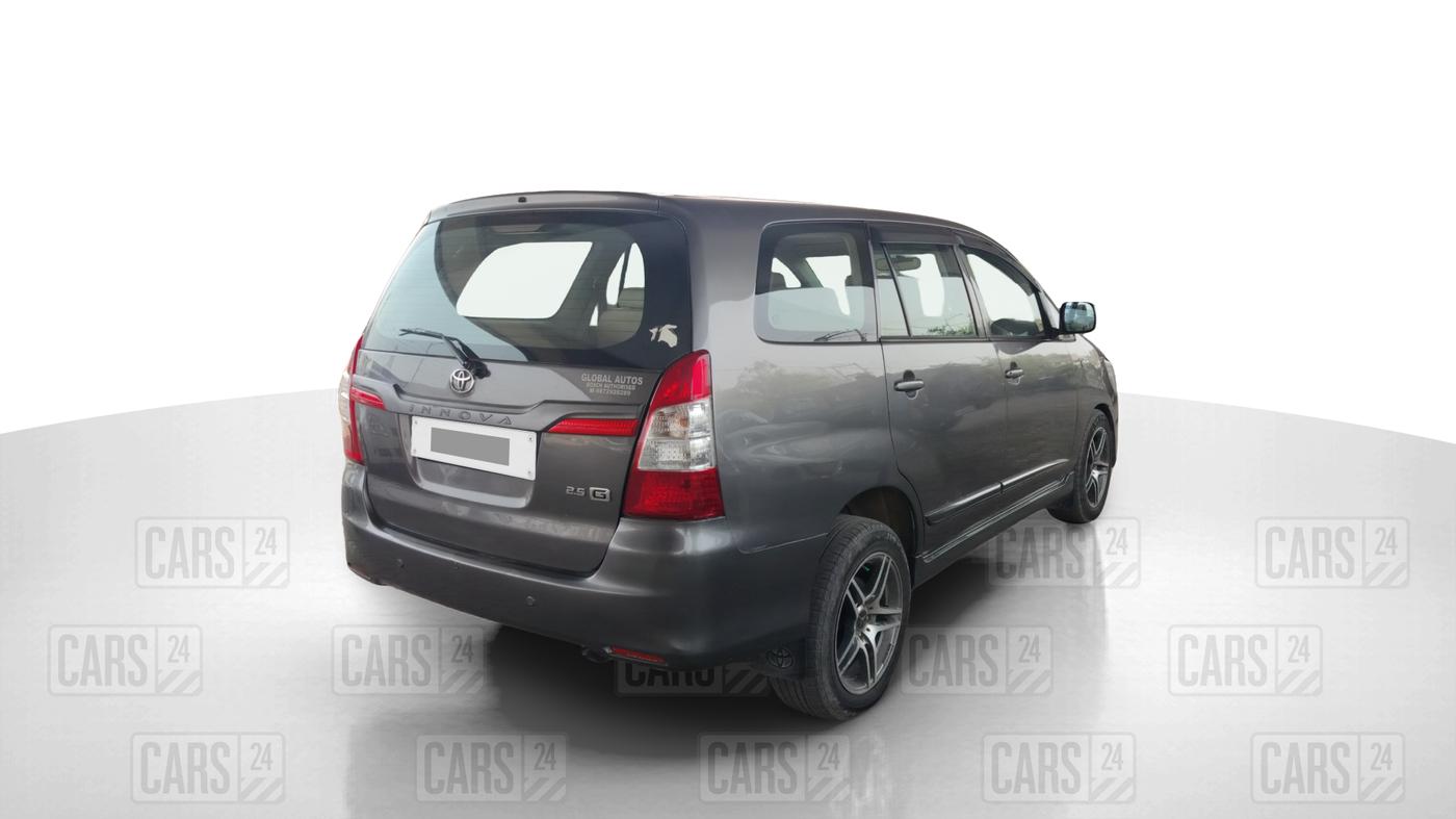 2014 Toyota Innova 2.5 GX 8 STR, Diesel, Manual, 1,54,904 km, Right Back Diagonal