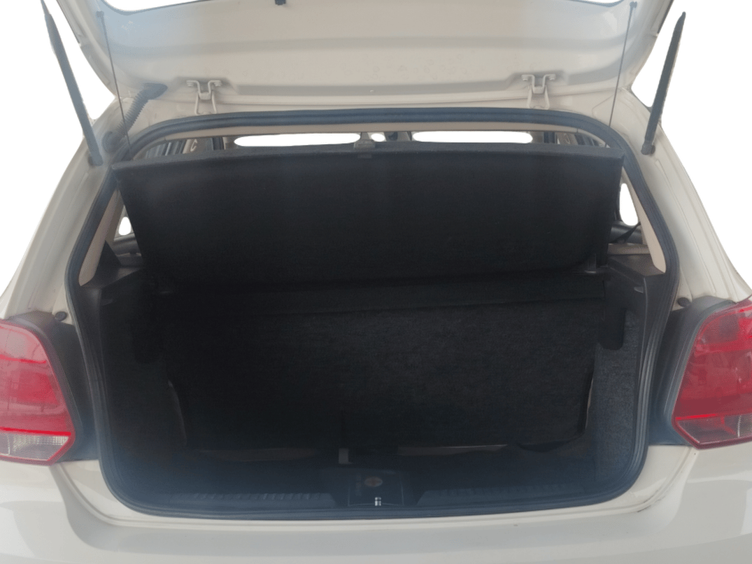 2015 Volkswagen Polo HIGHLINE1.5L, Diesel, Manual, 54,388 km, Boot Inside