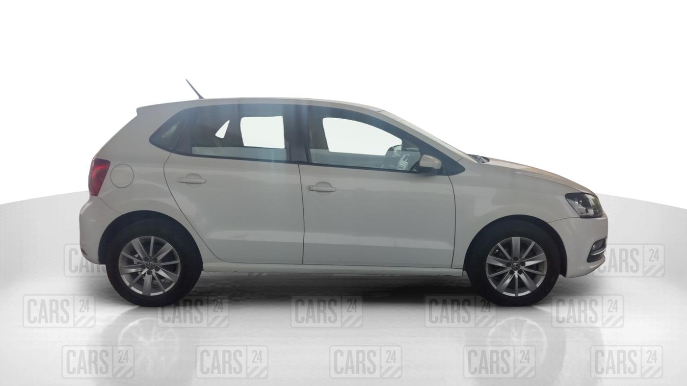2015 Volkswagen Polo HIGHLINE1.5L, Diesel, Manual, 54,388 km, Right Side View